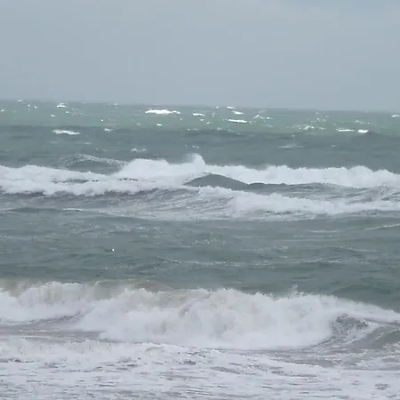 Un Les Pieds Dans L'eau * Palavas-les-Flots